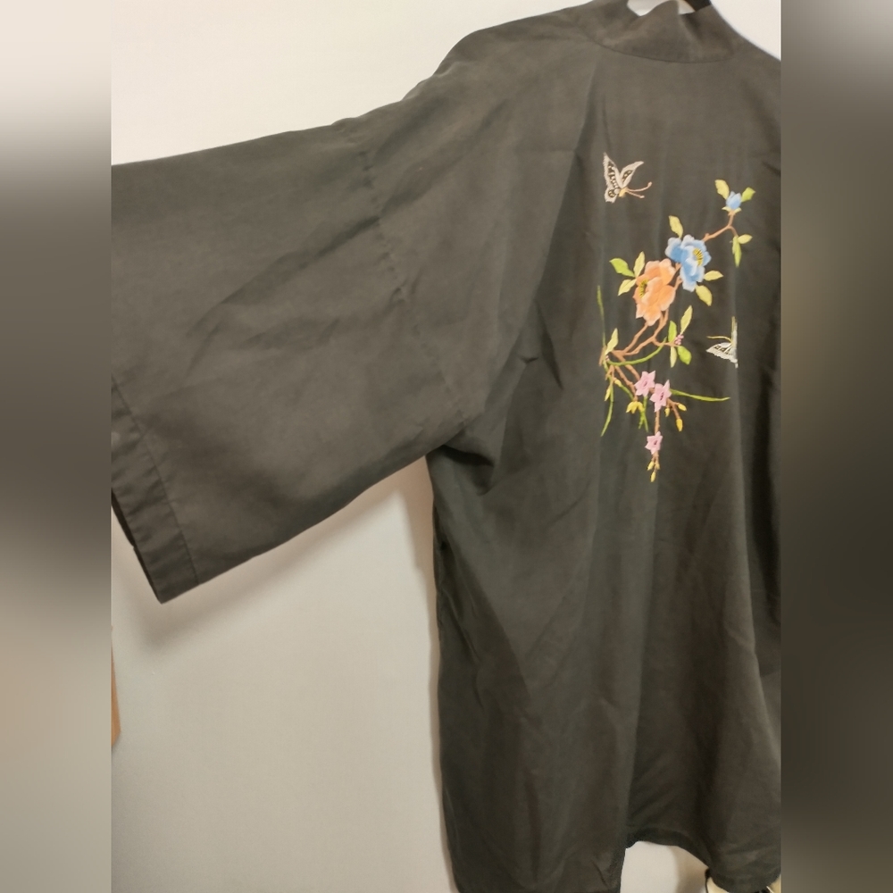 Vintage Embroidered Kimono Size Large